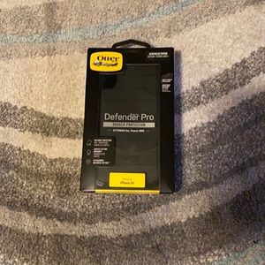 iPhone XR Otter Box Defender Pro Rugged Protection case
